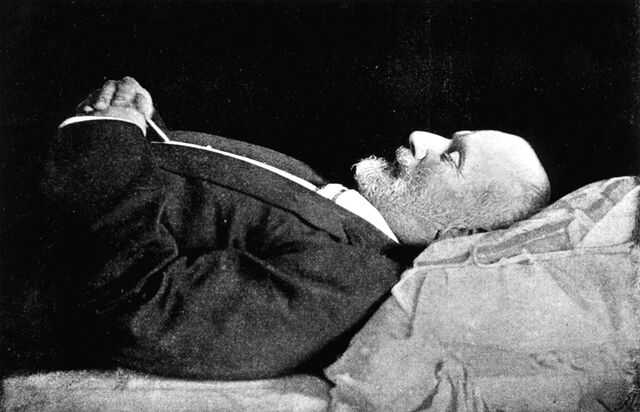1893년 10월 25일, 차이콥스키의 임종 (Tchaikovsky on his deathbed, 25 October 1893).
