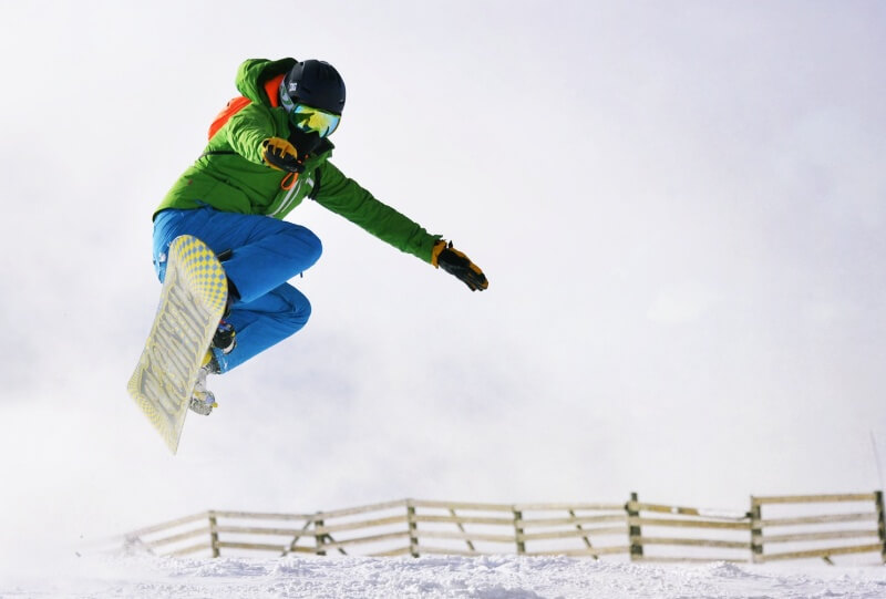 보드-타고-공중점프