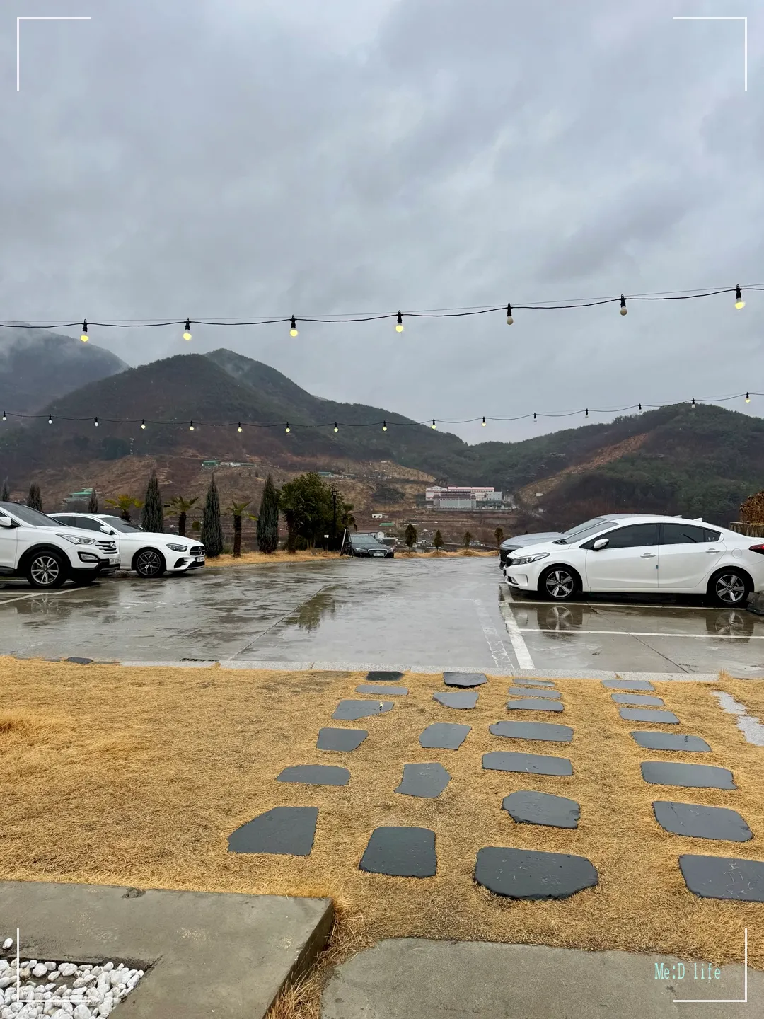 바래미바네사-삼랑진-대형카페-자연풍경-대형풀-베이커리-주차장-밀양