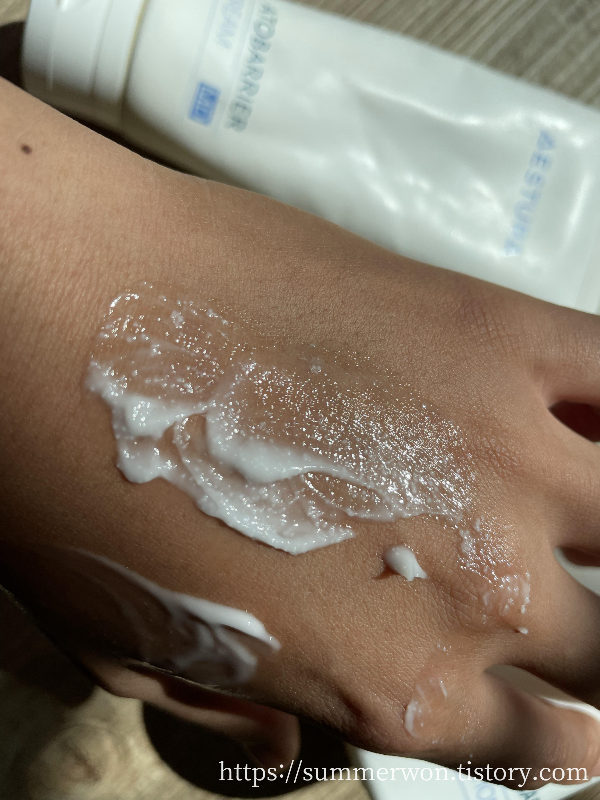 에스트라 크림 제형