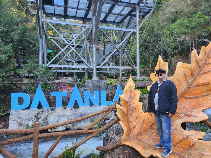 달랏 따딴라폭포에 만들어진 포토존