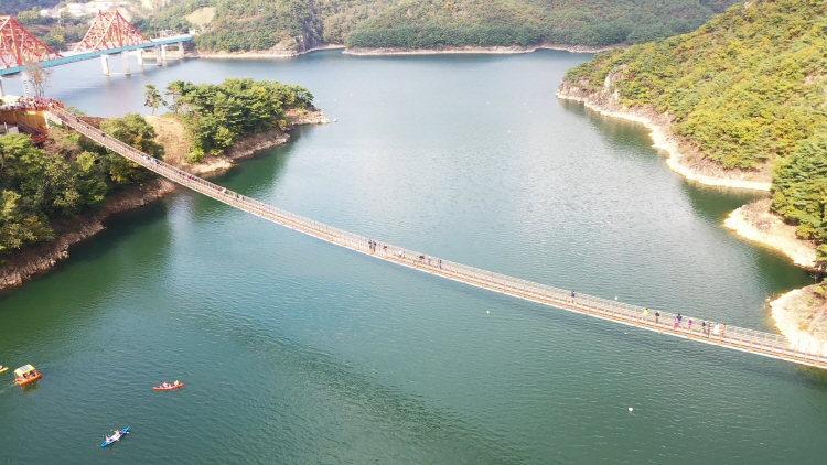 옥순봉 출렁다리