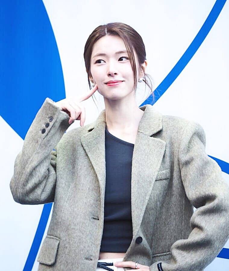 배우-하영