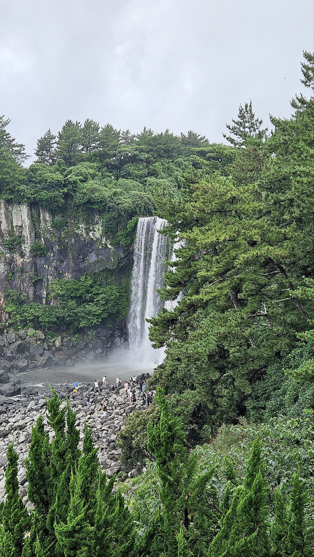 정방폭포(Jeongbang Waterfall)