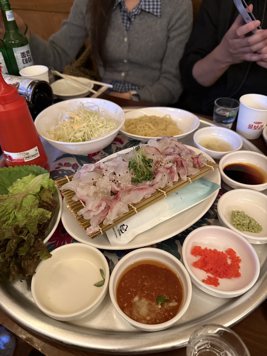 광안리 물보라 막썰어 회 한상 구성