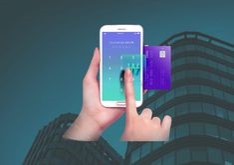 핸드폰에-신용카드를-집어넣고-비밀번호를-분실하는-모습