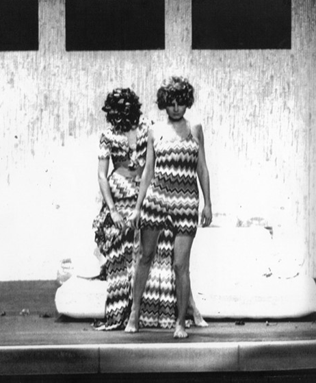 1967년, 미쏘니는 피티 이마지네 우오모(Pitti Immagine Uomo)에서 열린 패션쇼에서 예상치 못한 사고로 화제가 되었습니다.