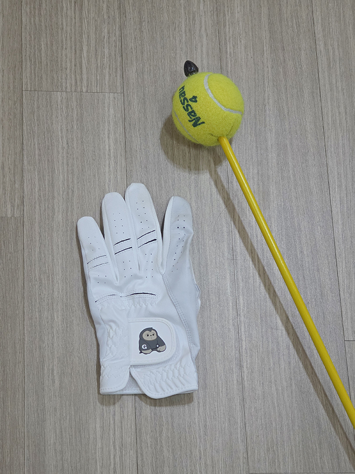 골프장갑과 테니스공을 개조한 골프연습채