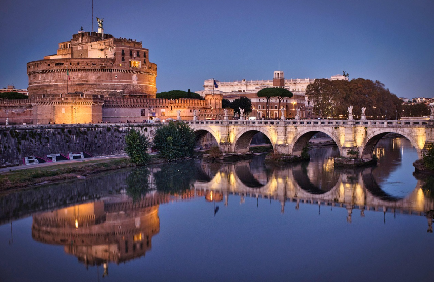 로마: 과거는 끝나지 않는다 – 유적 위에 일상이 얹힌 도시
