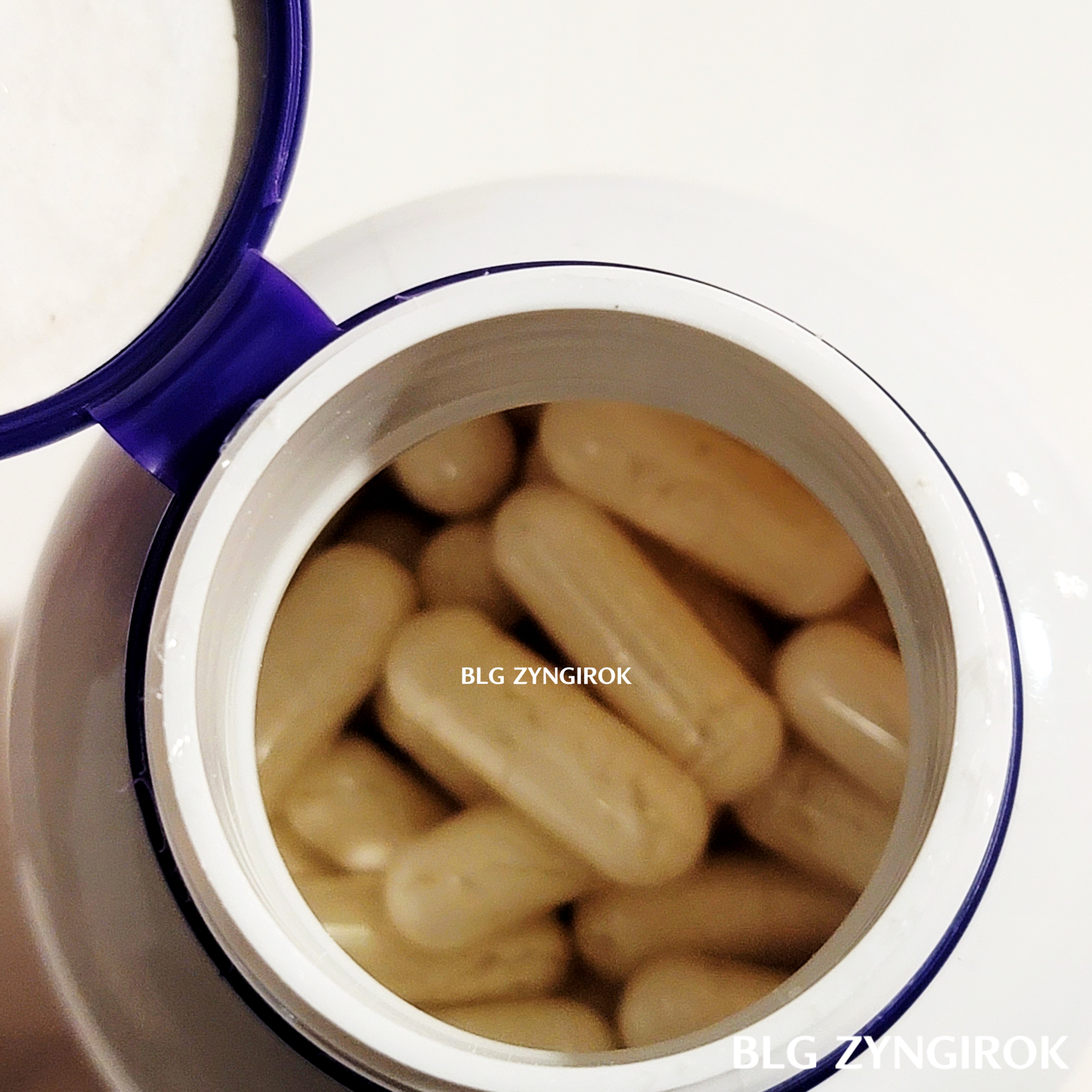 Now 비오틴 통 내의 캡슐들 모습이다.