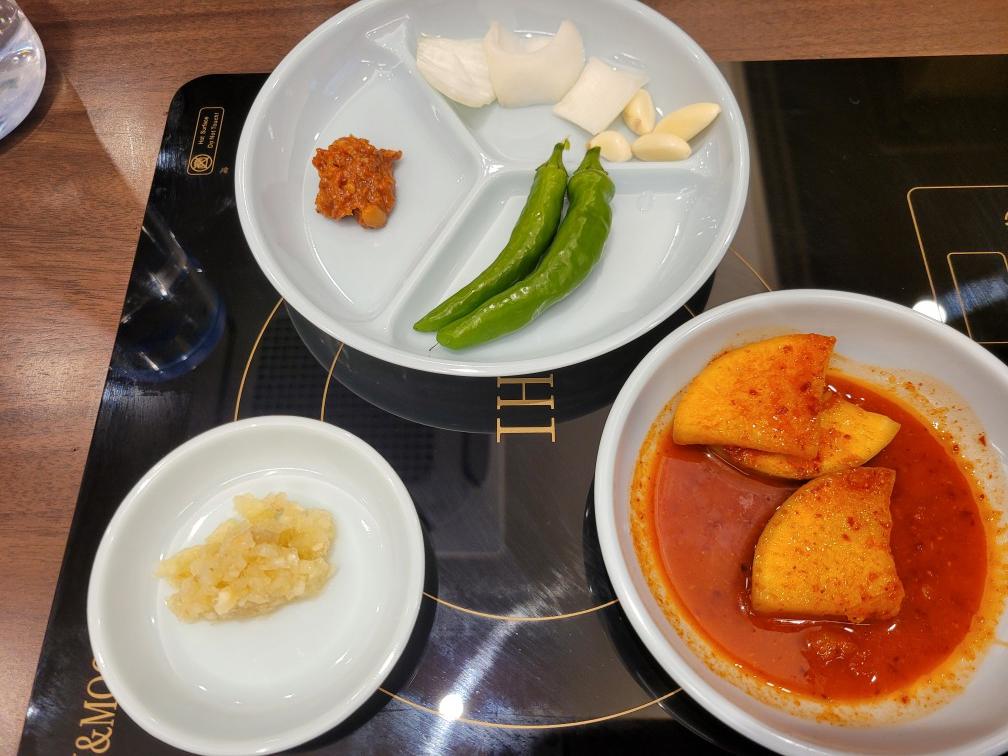 산더미미성돼지국밥 상차림