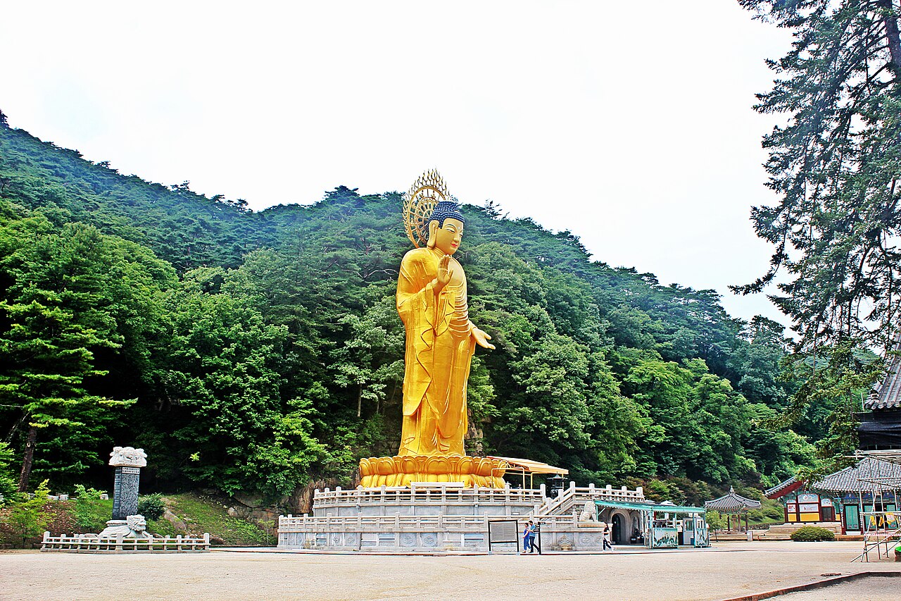 보은 법주사 경내