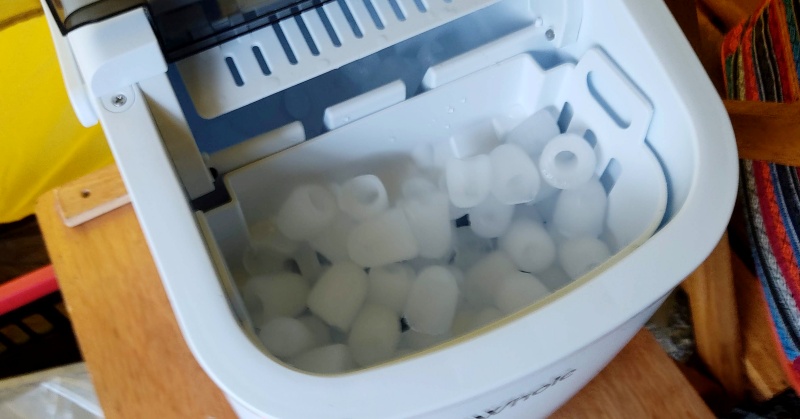 가득 얼어진 얼음