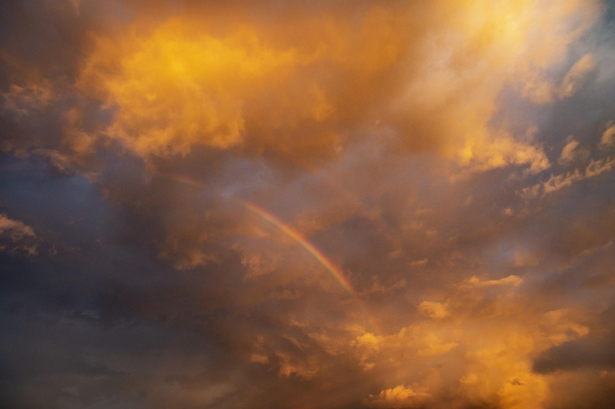 섬망 증상, 왜 생기며 어떻게 대응해야 할까?