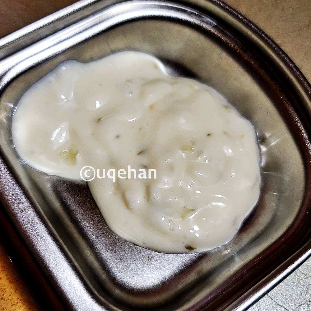 1860 조셉말린 피쉬 앤 칩스 안에 들어있는 타르타르소스이다.