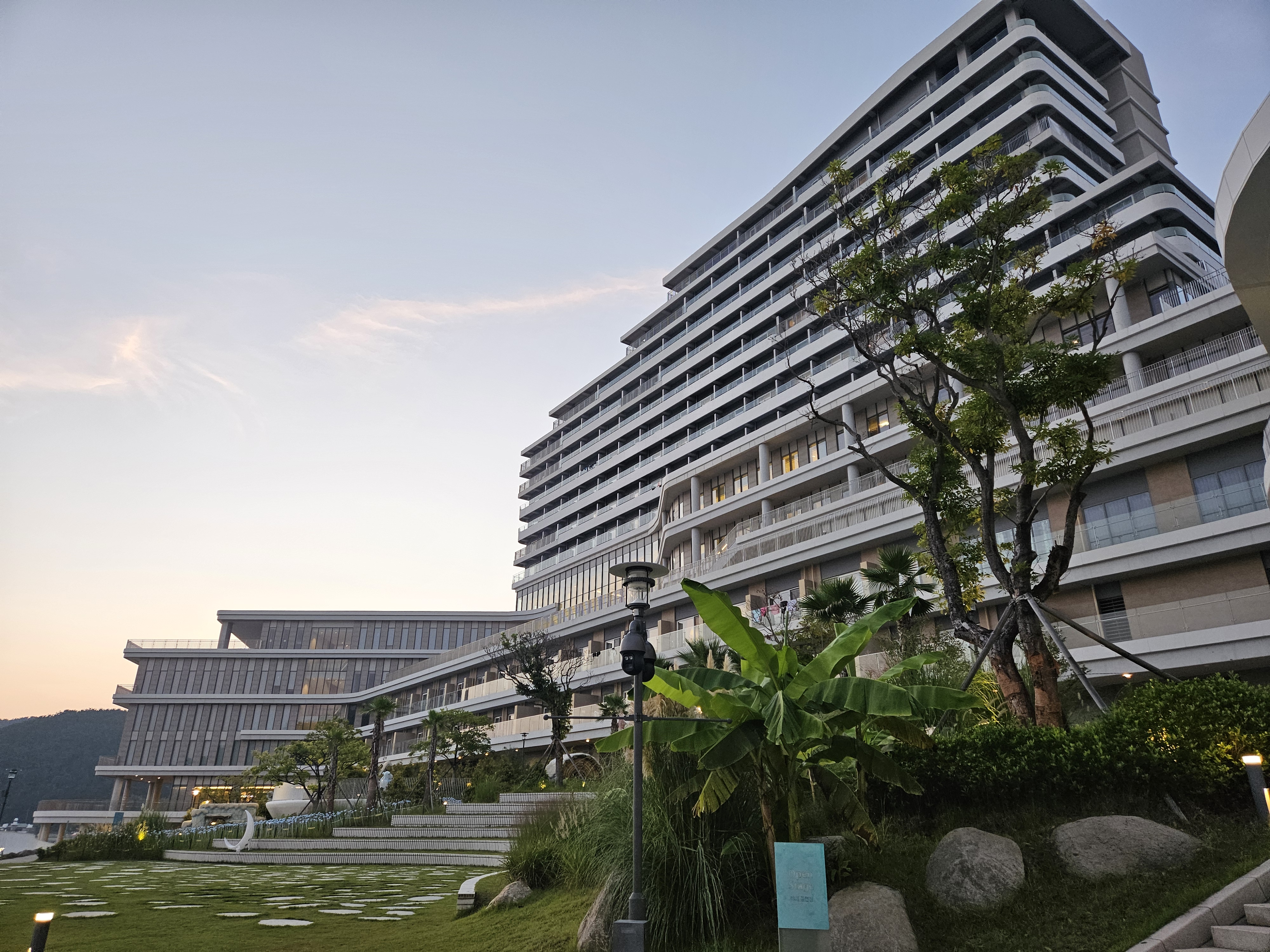 밖에서 바라본 리조트 모습