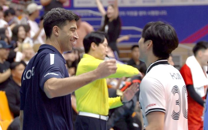 한국 남자배구 역전패 일본 감독