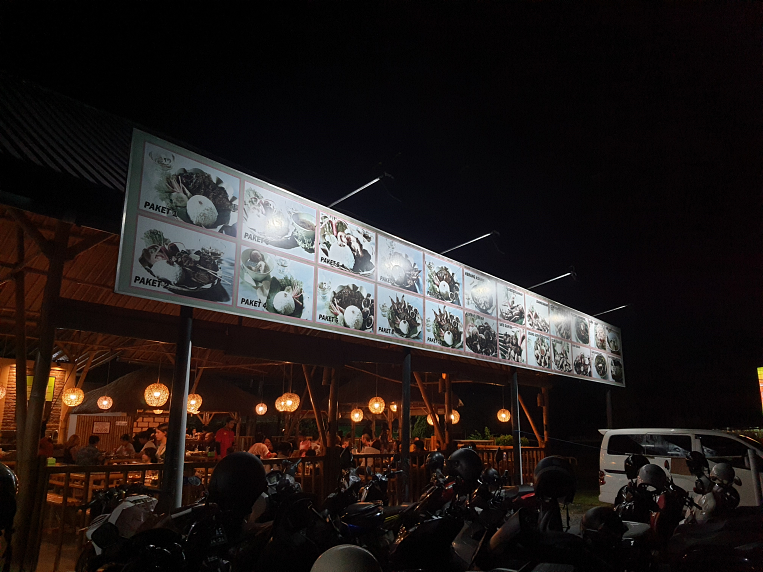 Ikan Bakar Alas Purwo Gunung salak 로컬 해산물 맛집