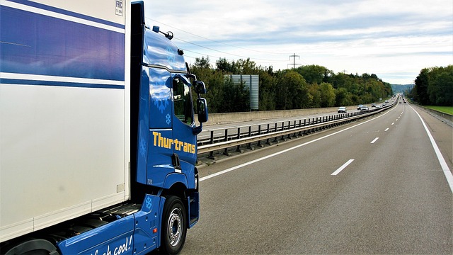 교차로 유도선 침범 사고 과실&amp;#44; 과태료 및 드론 단속의 실효성