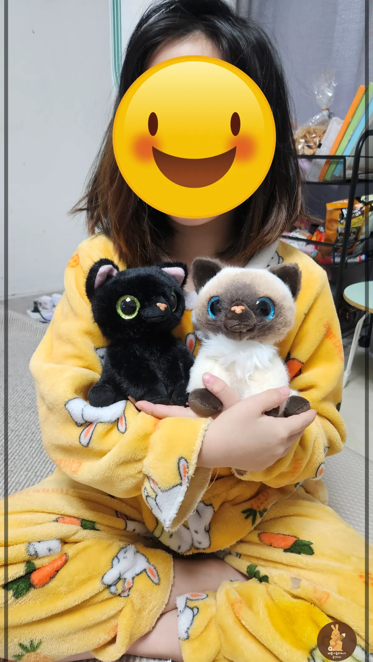 크리스마스-선물로-고양이-인형-선물받은-딸