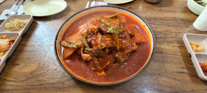 제주맛집 맛나식당 외부 메뉴판 밑반찬 갈치조림 고등어조림