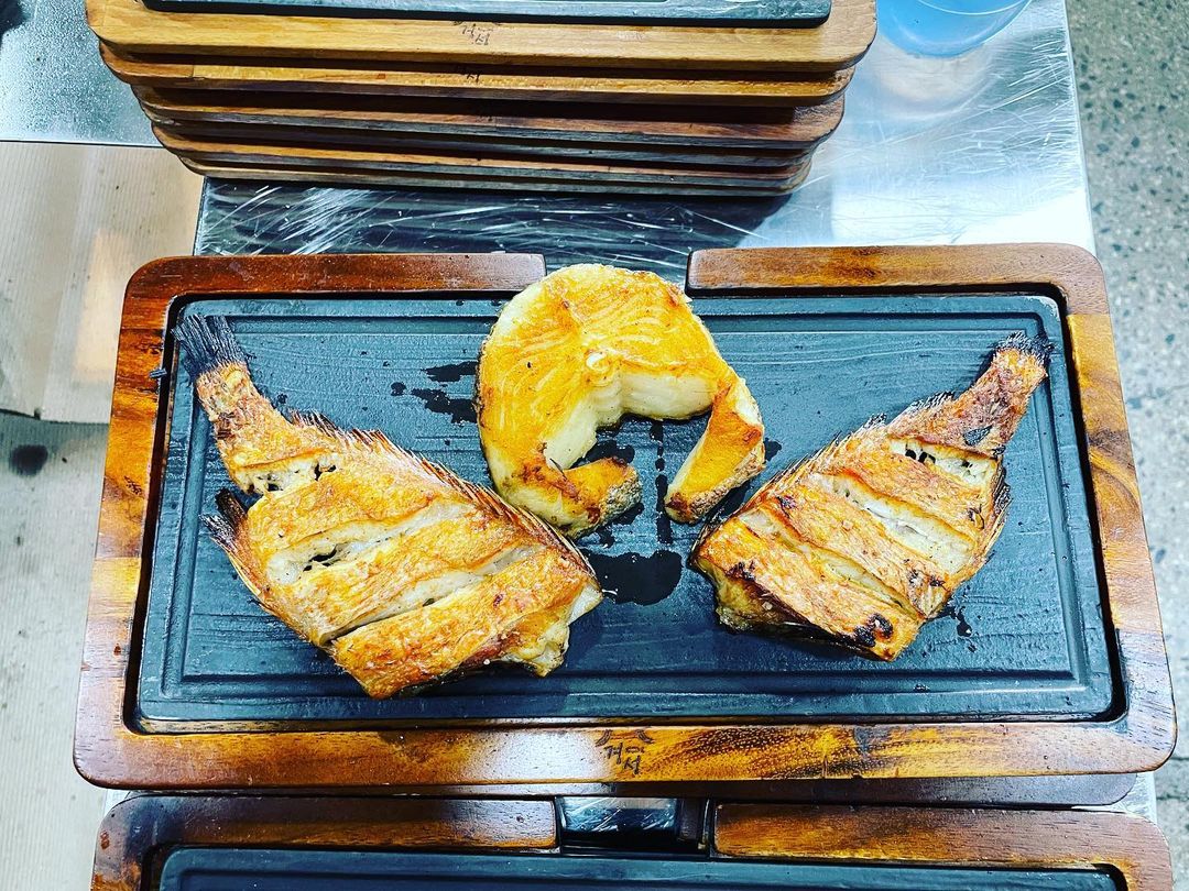 화성 안녕 고수의 부엌 돌솥밥 정갈한 풍미, 훈연 고등어 갈치 임연수 생선 구이 정식 맛집 추천