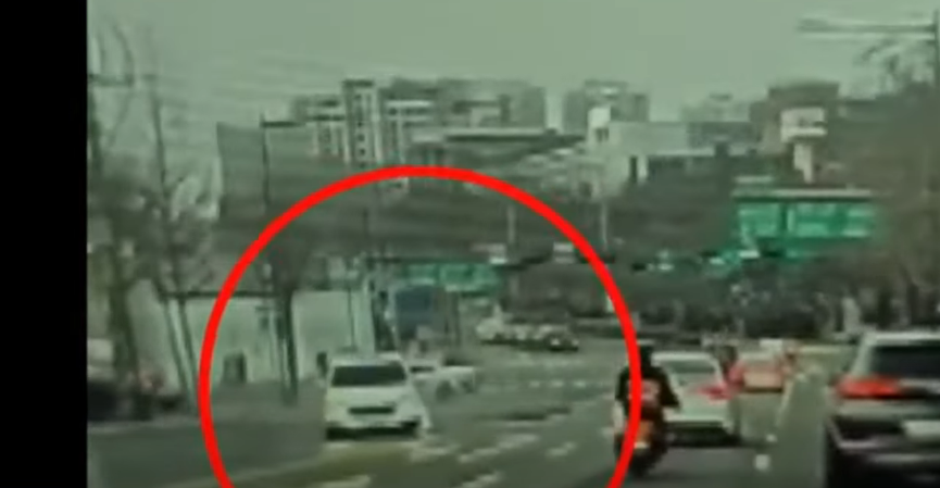 강동구 명일동 싱크홀 사고&amp;#44; 씽크홀 사고 발생 시 대처 방법은?