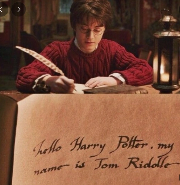 톰-리들-일기장과의-대화-장면