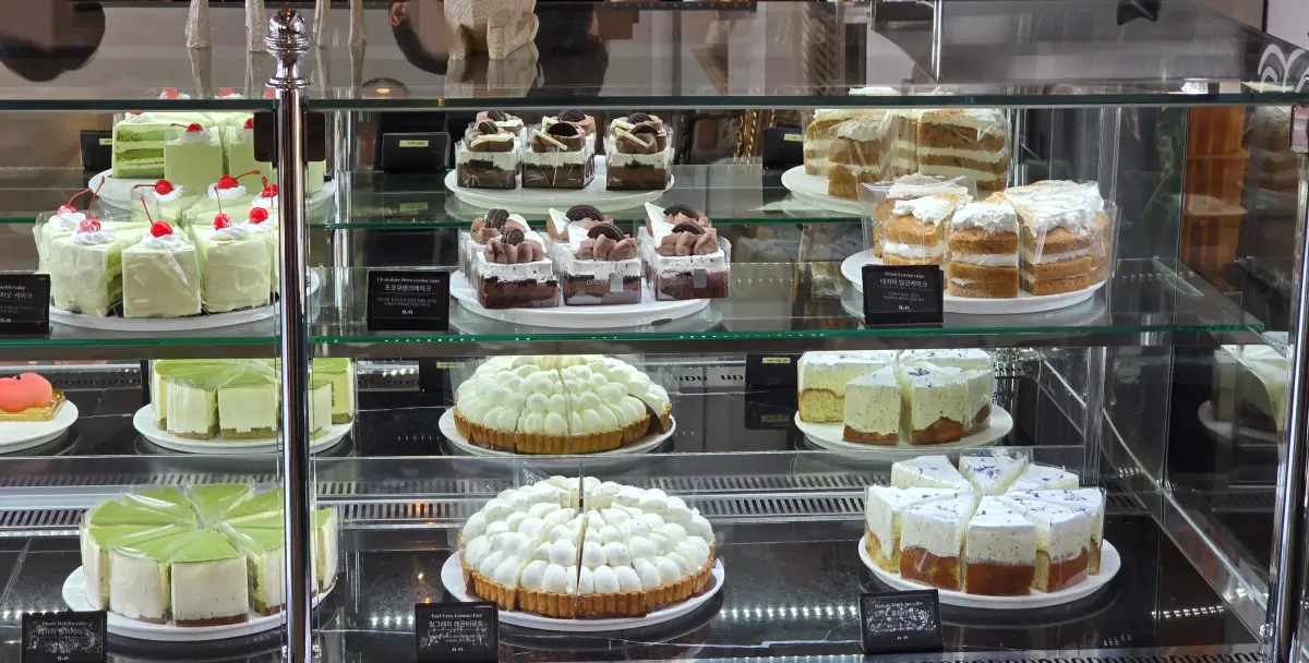 형형색색의 조각케이크들