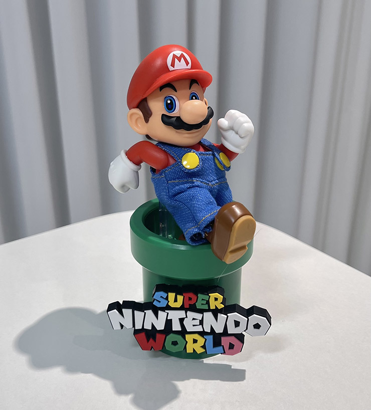 포장을 개봉한 슈퍼마리오 굿즈