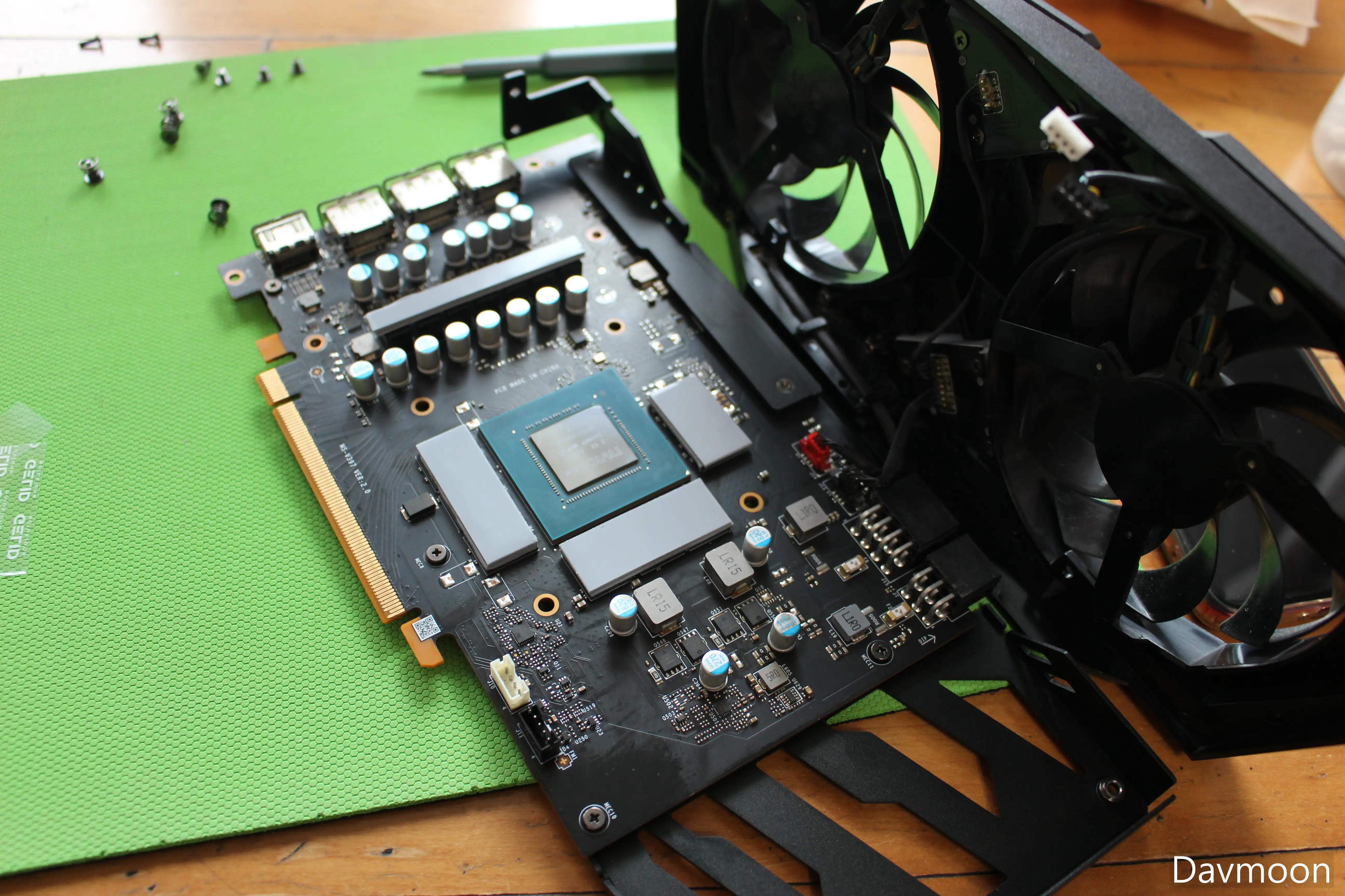 기판 세척 후 메모리 써멀패드 부착