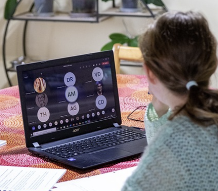 원격 근무와 디지털 노마드의 확산