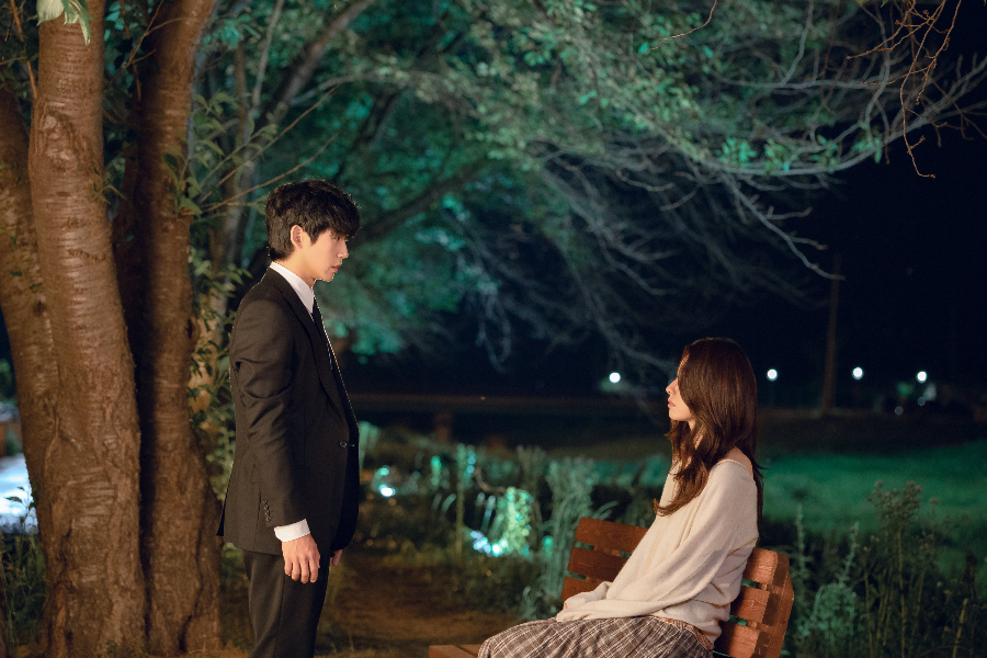 NETFLIX 시리즈 이런 엿같은 사랑