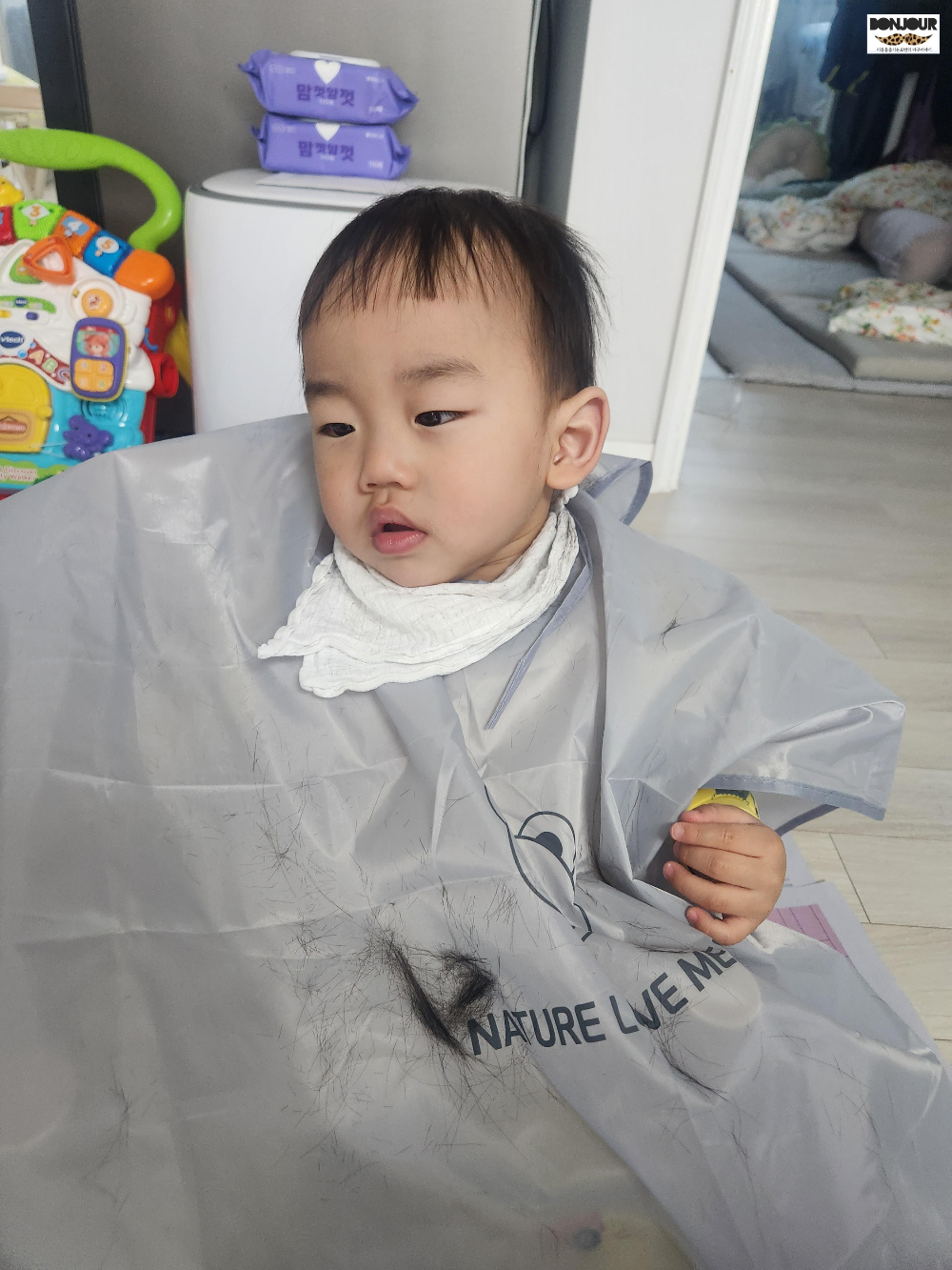 아기 이발 완료 후 모습 귀여운 헤어스타일