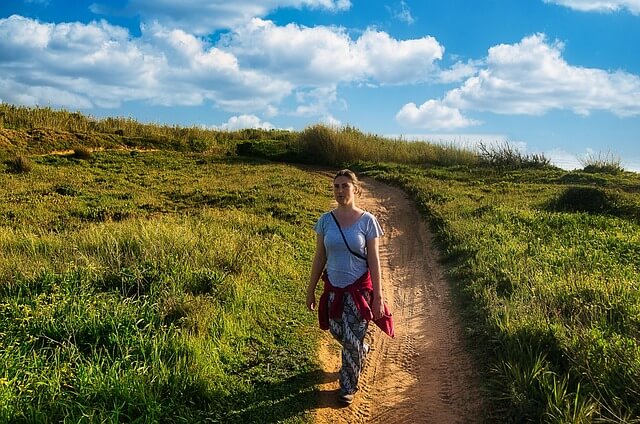 걷기 칼로리 소모, 얼마나 될까? 다이어트에 효과적인 걷기 운동의 모든 것!