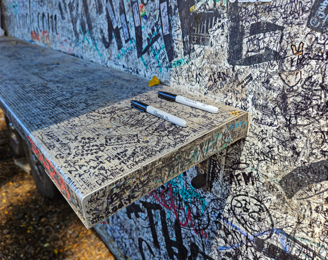 지오반니 새우트럭 낙서