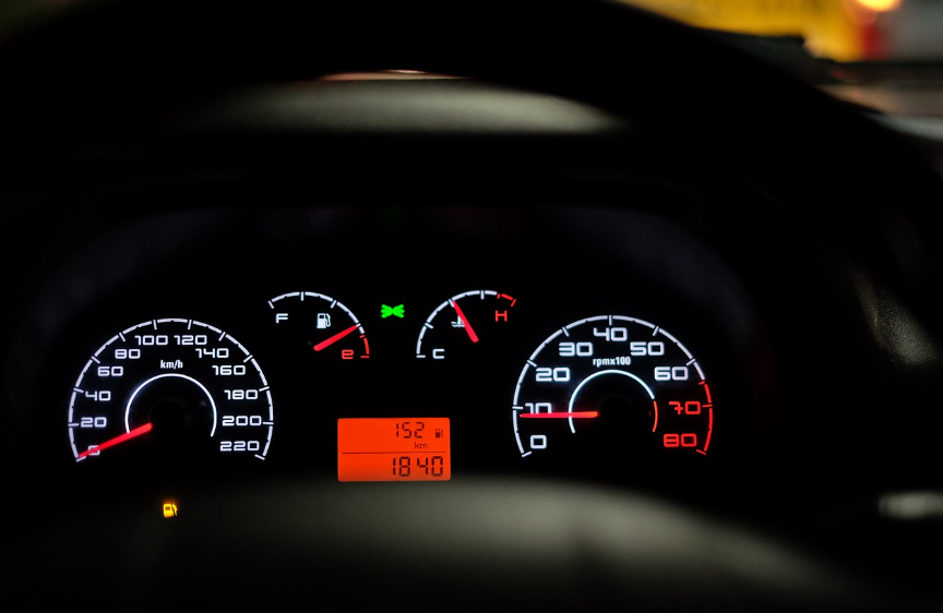 엔진 경고등에 불이들어오는 경우