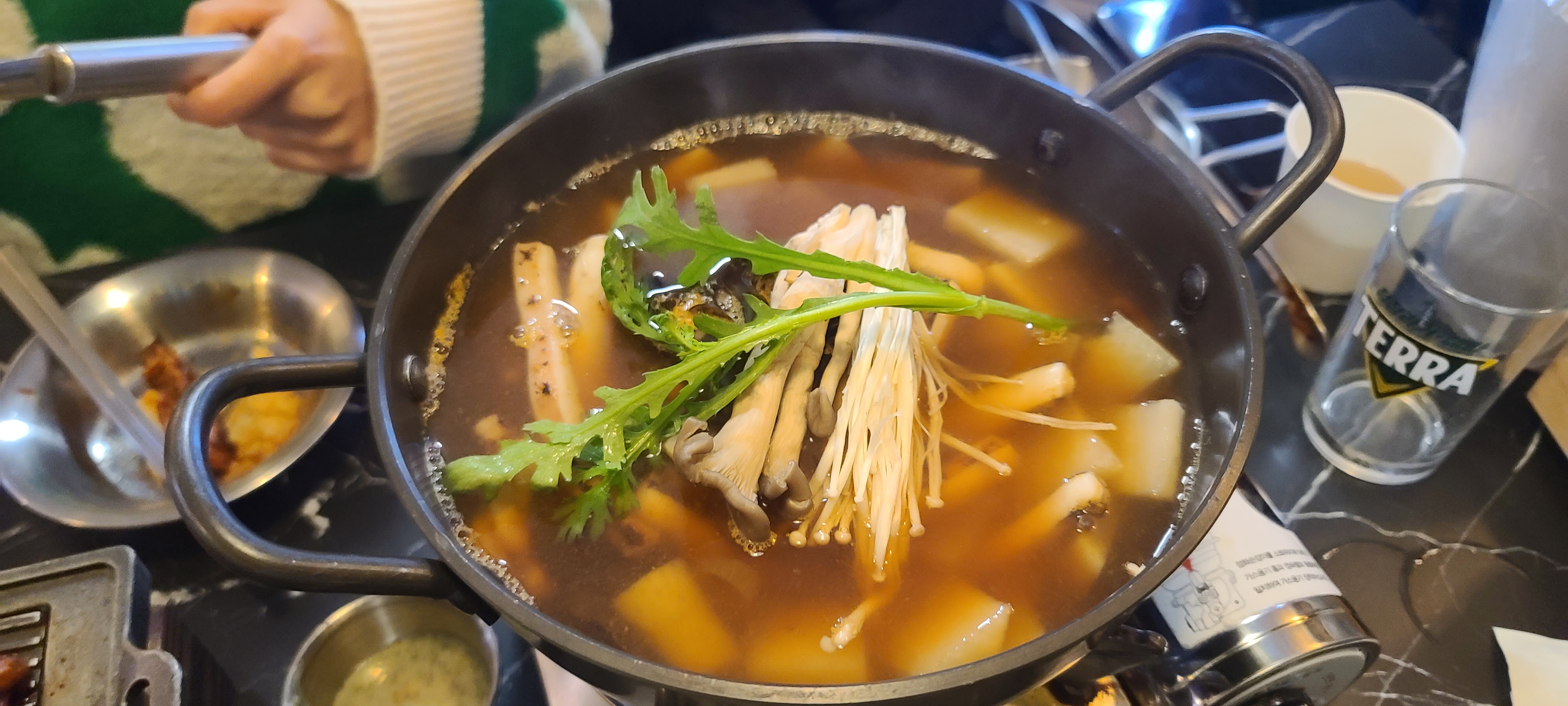 표숙닭발 하대원맛집 닭발맛집 닭목살구이 성남맛집 동네맛집 메뉴판 기본반찬 따뜻함 쫄깃함 오징어술국 시원한국물맛 오징어요리
