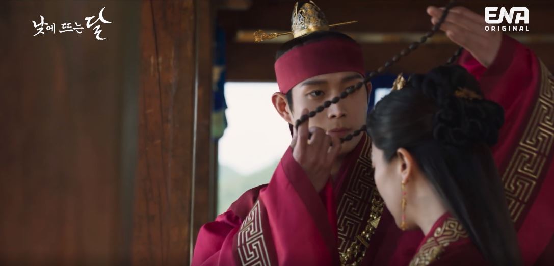 낮에뜨는달_10회