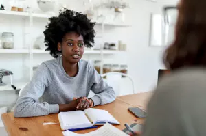 건강보험료 환급 신청하는 사람
