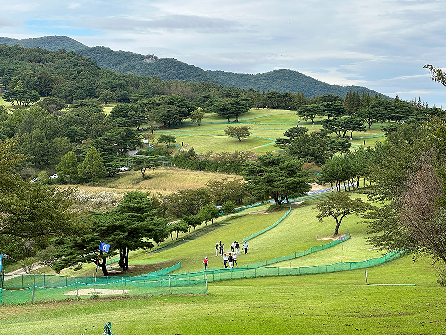 경주 화랑의 언덕 파크골프장. 경북 경주시 산내면 내일리 산261-2