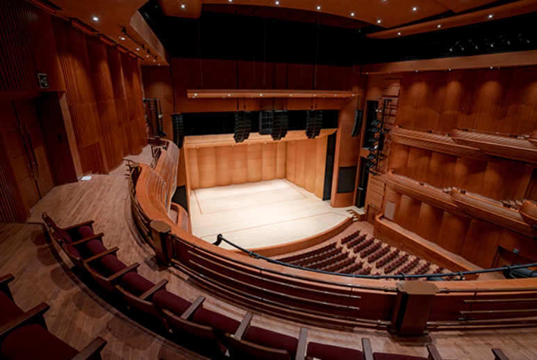 해오름극장 3층 A구역 3열 5석에서 바라본 무대 전경