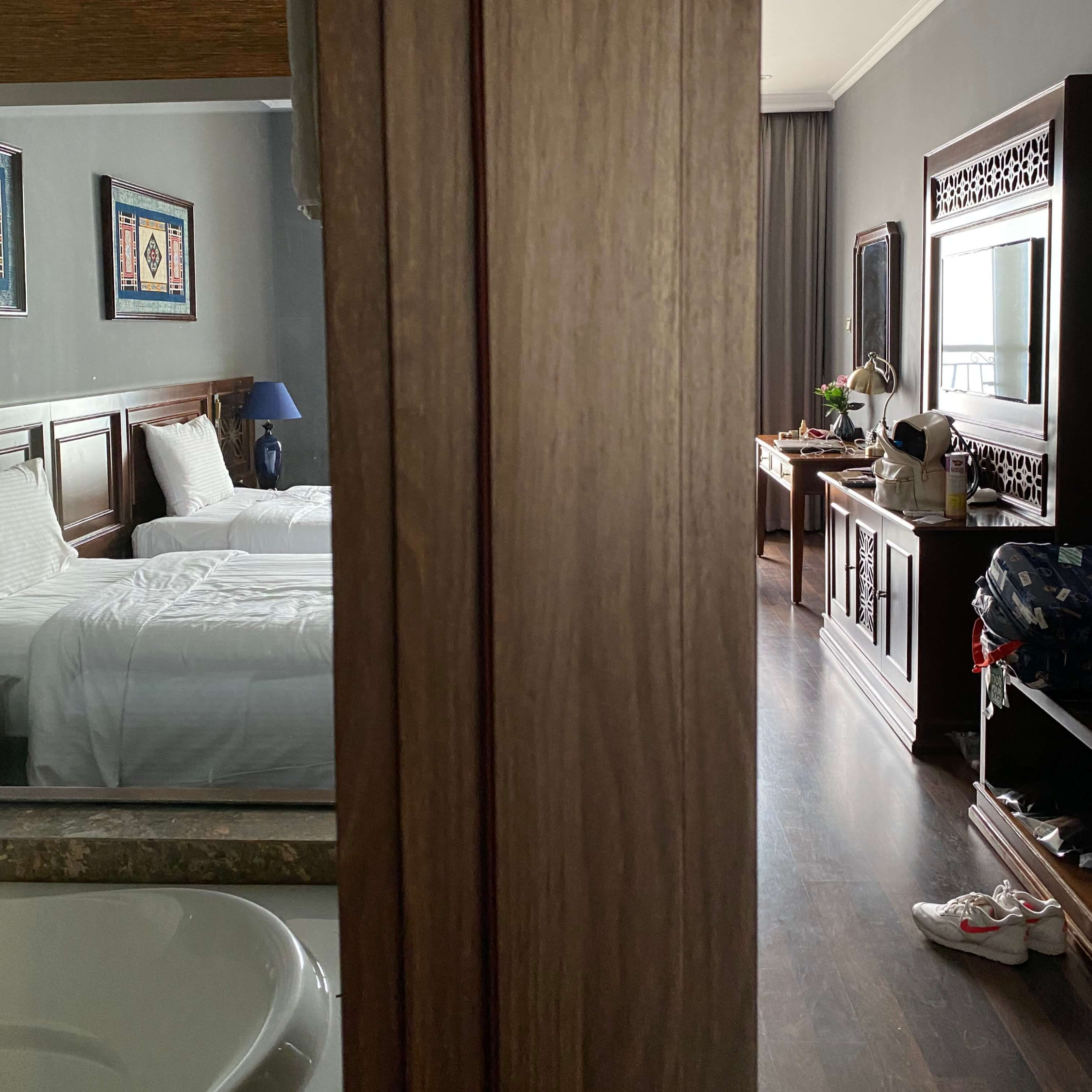 호텔-방-전체적인-모습