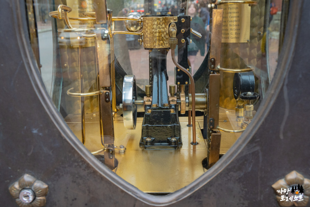 벤쿠버 가스타운 증기시계 내부