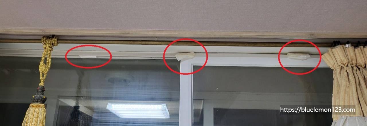 비만 오면 베란다에서 물이 샌다면? 드디어 찾은 원인과 해결방법 공개 (샷시 누수, 장마철, 실리콘 보수)