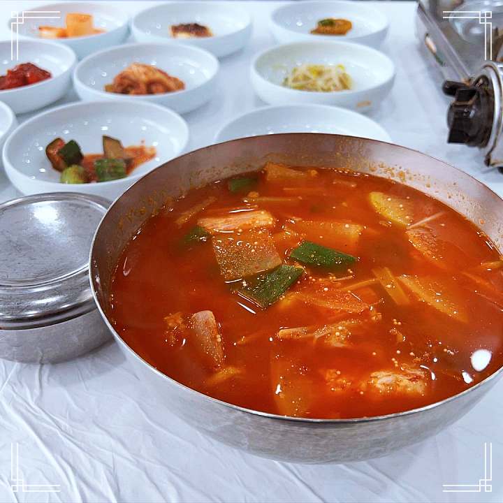 이만기 동네한바퀴 곰치국 묵은지 곰치김치국 해장국 강원 양양 맛집 소개