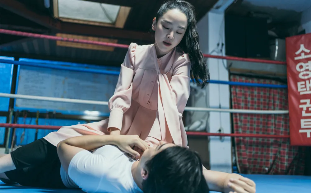 소시민 역의 신혜선