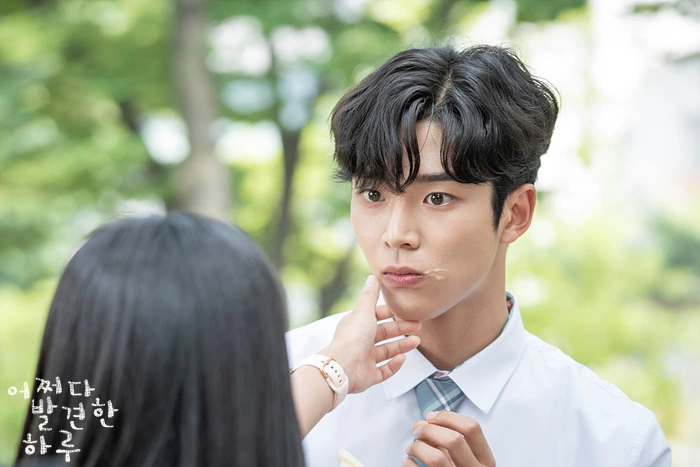 얼굴에-뭐가-묻은-남자-어쩌다-발견한-하루