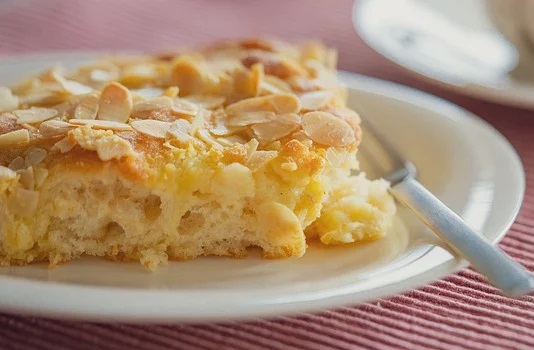 아망디에 케이크, 아몬드의 고소한 맛