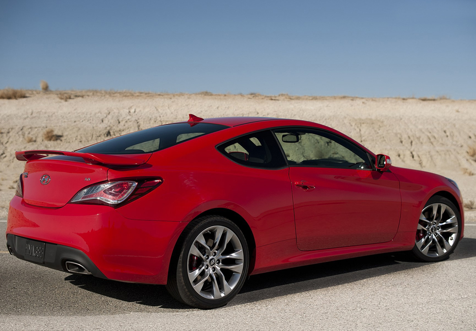 2015년식 더 뉴 제네시스 쿠페 후측면 사진